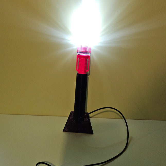 Hi-Intensity Tektite Dual Function light with hard-wearing, moulded plastic bracket