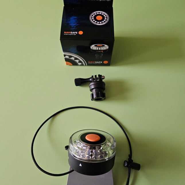 Navilight 360° 2NM with Navimount Base and Anodised Aluminium bracket