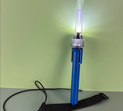 Hi-Intensity Tektite Dual Function light with hard-wearing, moulded plastic bracket