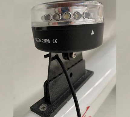 Navilight 360° 2NM w/Navimount base 040 with carbon fibre fitting for bow number holder