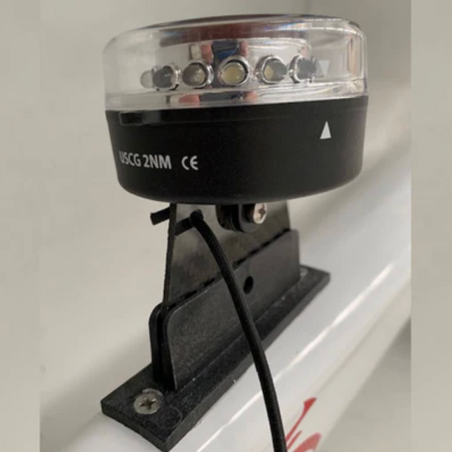 Navilight 360° 2NM w/Navimount base 040 with carbon fibre fitting for bow number holder