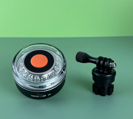 Navilight 360° 2NM w/Navimount base 040 with carbon fibre fitting for bow number holder